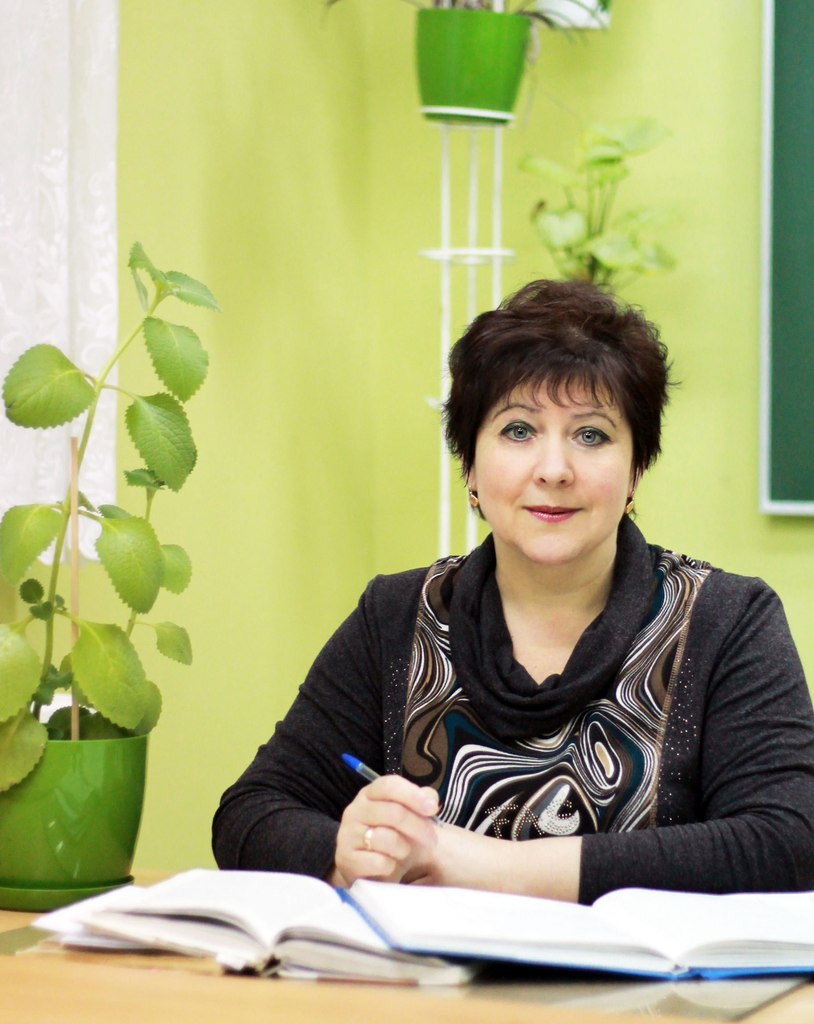 Хахалева Елена Николаевна.